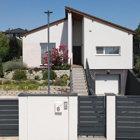 White Column House Apartment Diosd Exterior photo